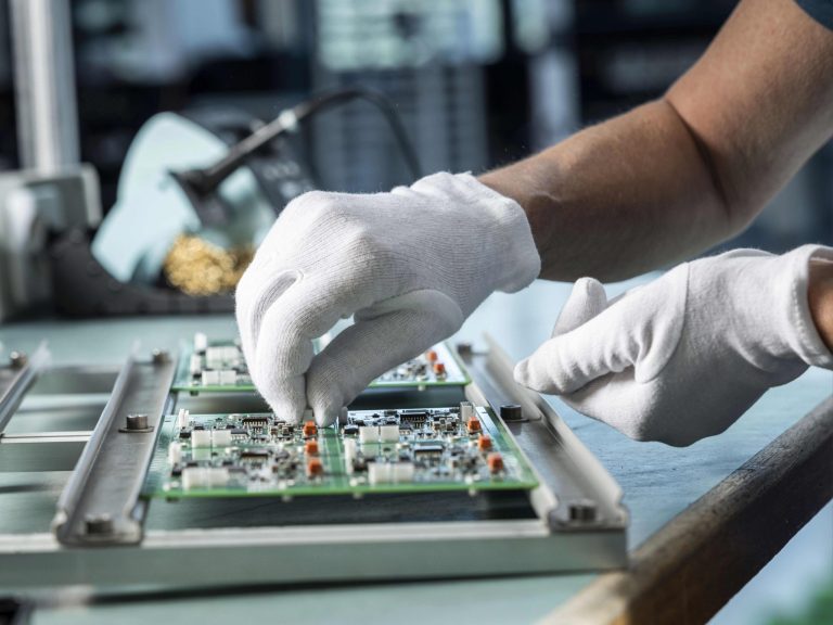 Through-hole technology at Zizers location